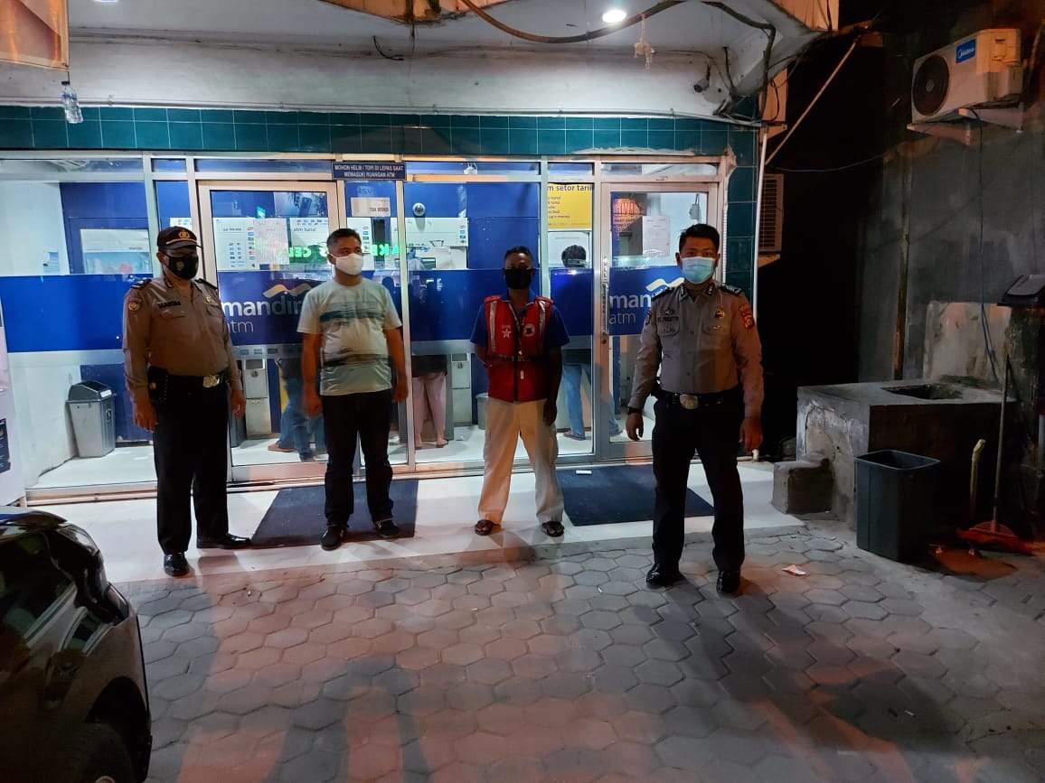Jaga Keamanan Masyarakat, Polsek Pangkalan Kerinci Patroli di Jalan Lintas Timur