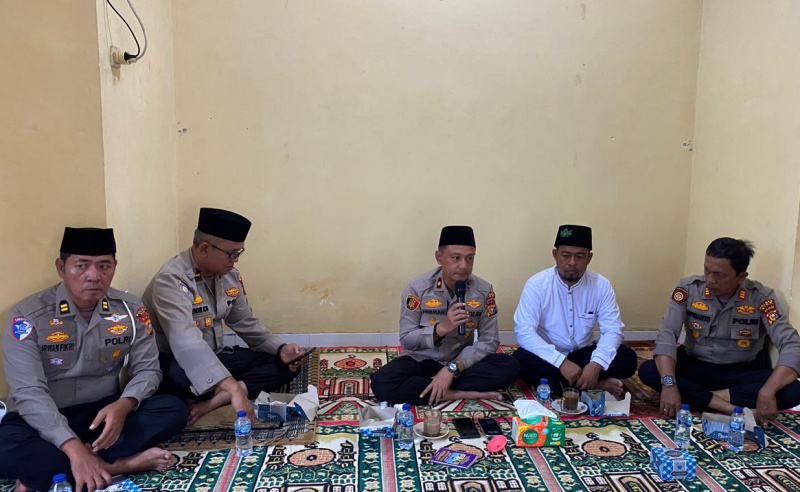 Polsek Kandis Gelar Kegiatan Binrohtal dan Santunan Anak Yatim Piatu, Wujud Kepedulian dan Pembinaan Mental Personel