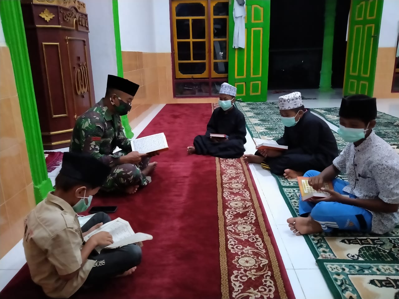 Usai Jalani Aktivitas TMMD, TNI laksanakan Kegiatan Magrib Mengaji