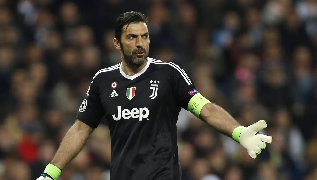 Buffon Kecam Wasit Michael Oliver soal Penalti Real Madrid
