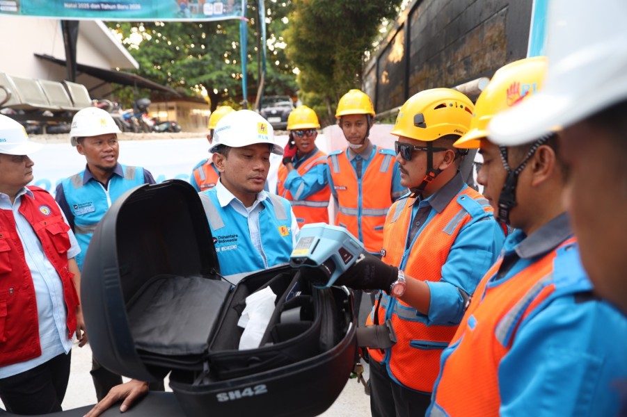 Sambut Nataru dengan Aman, GM PLN UID Riau dan Kepri Lakukan Safety Patrol