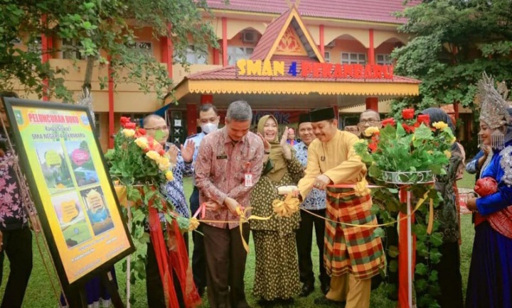 Dihadiri Kadisdik Riau, 34 Judul Buku Karya Siswa Diluncurkan di Hari Ibu
