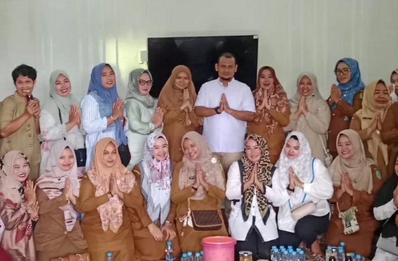 Perkuat Silaturahmi, Sekwan DPRD Rohil Gelar Halal BI Halal Bersama Staf