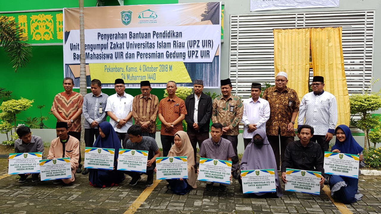 Serahkan Bantuan Pendidikan, BAZNAS Riau Puji UIR Sebagai Kampus Pertama Dirikan UPZ