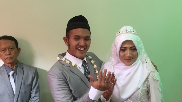 Sah Jadi Suami-Istri, Caisar dan Intan Memilih Berbulan Madu di Kebun Raya Bogor