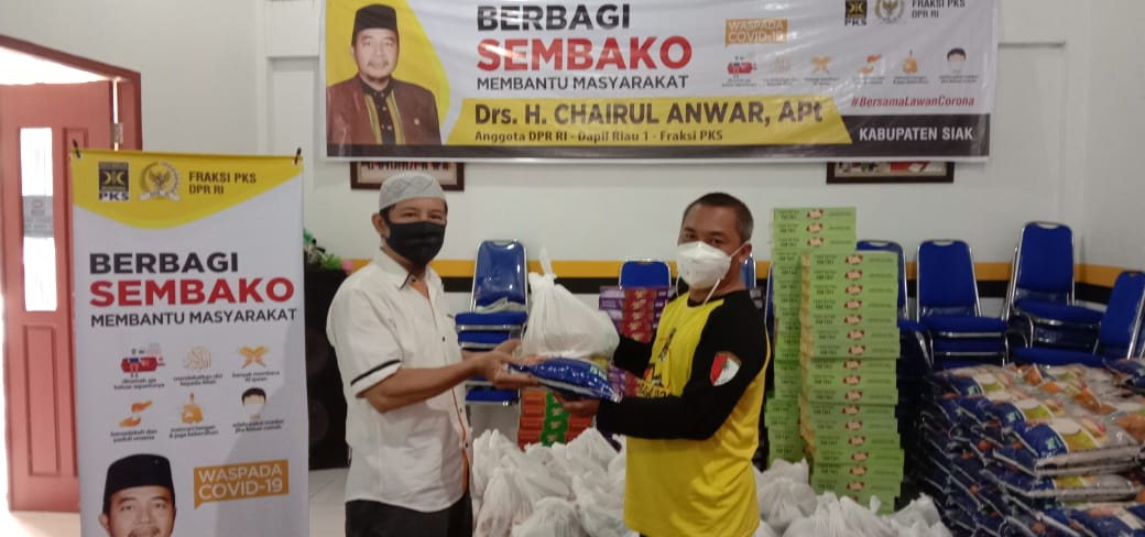 Jelang Idul Fitri Chairul Anwar Sebar Paket Sembako di 7 Kabupaten dan Kota di Riau