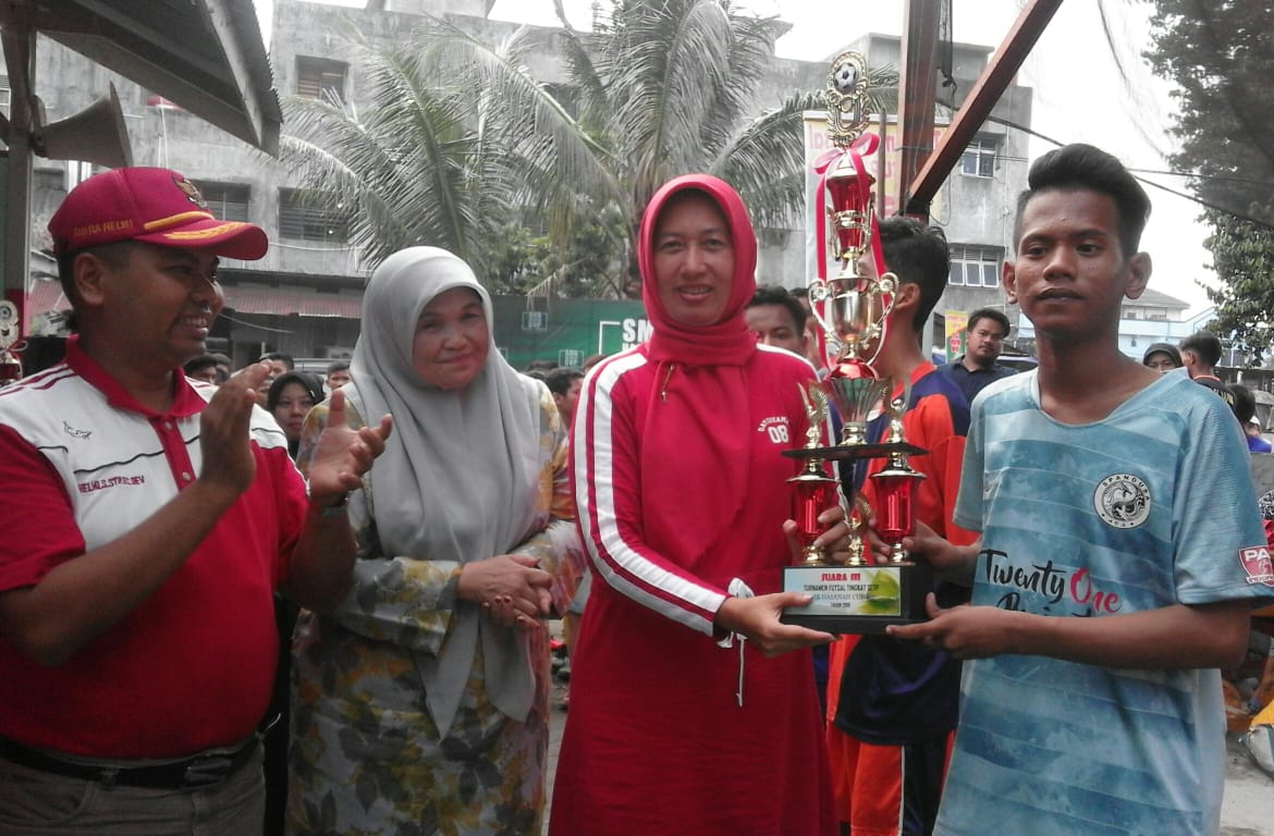 SMAN 11 Pekanbaru dan  SMPN 1 Pangkalan Kerinci Boyong Piala Bergilir SMK Hasanah ke Sekolah