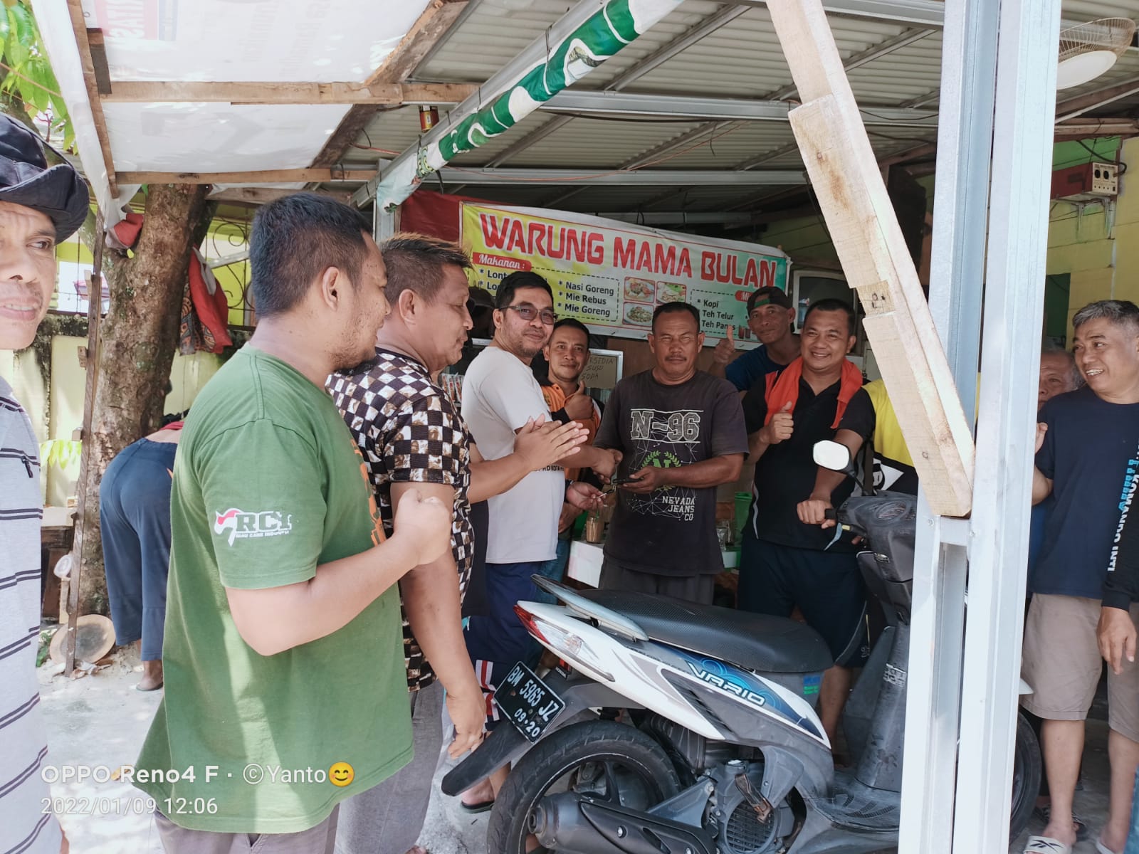 Masyarakat Sidomulyo Barat Donasi Beli Motor Untuk Korban Curanmor