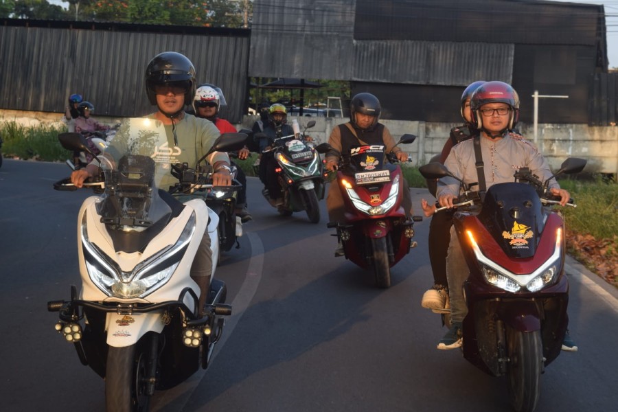 Keseruan Bareng Komunitas Motor Honda PCX, Capella Honda Gelar Event PCX Premium Movie Ride