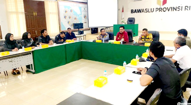 Perkuat Pengawasan, Bawaslu Riau Gelar Rapat Koordinasi Kampanye dan Alat Peraga Pemilu 2024
