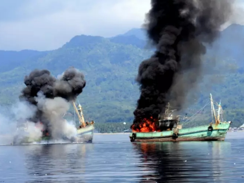 Speedboat Berpenumpang 15 Wisatawan Asing Terbakar di Perairan Taman Komodo