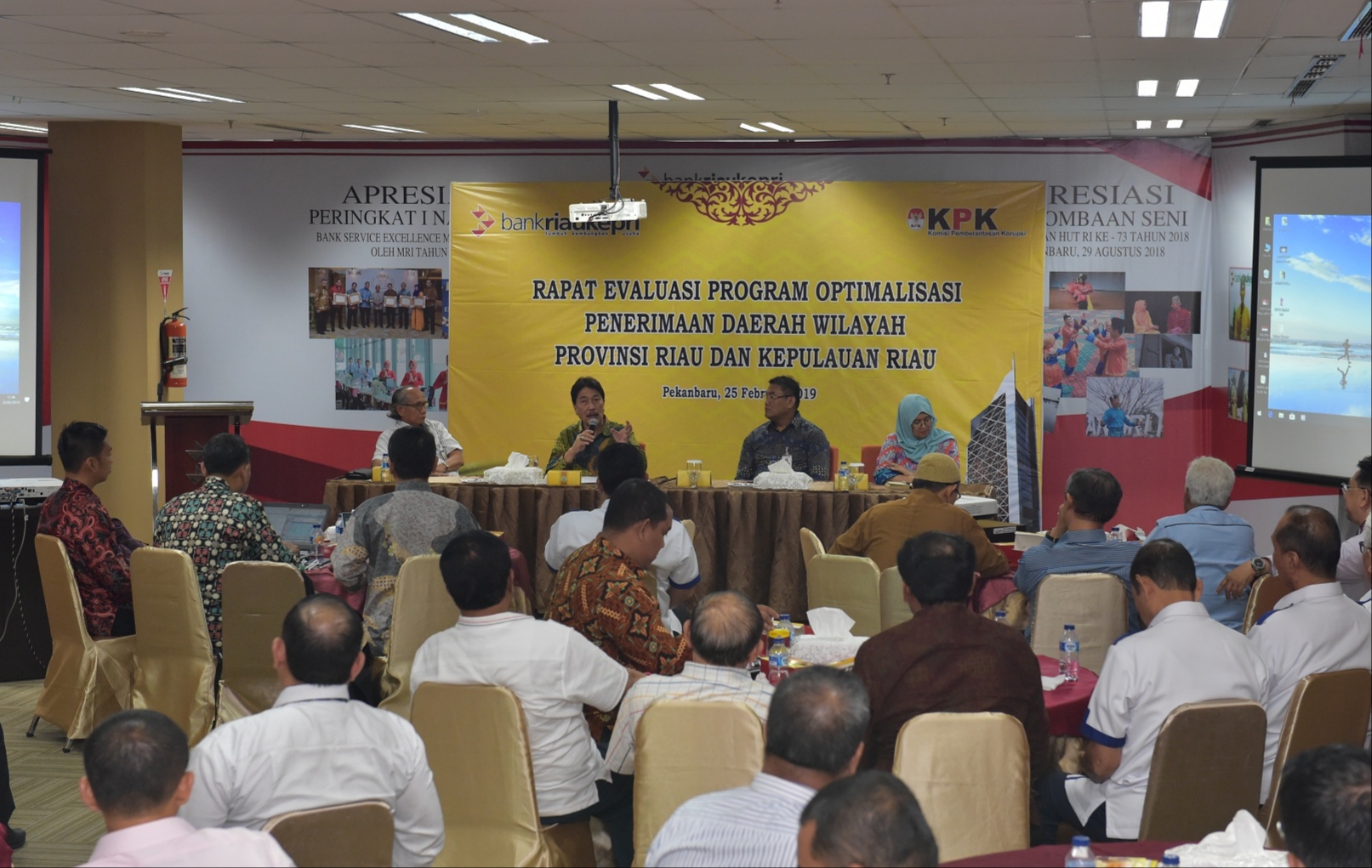 KPK RI Kumpulkan Seluruh Direksi Dan Komisaris BUMD Provinsi Riau di Bank Riau Kepri