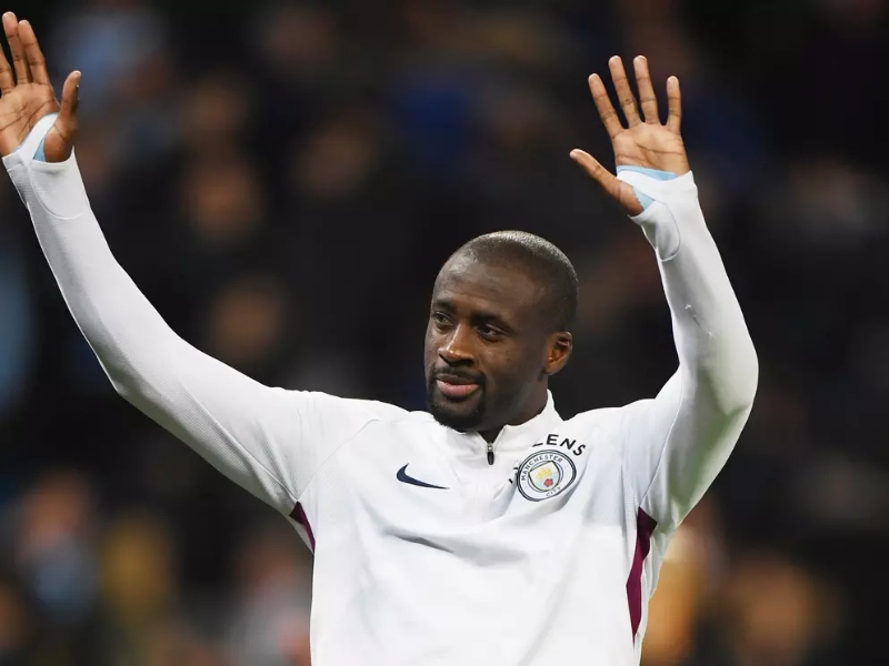 Tak Peduli Uang, Yaya Toure Ingin Bertahan di Liga Inggris