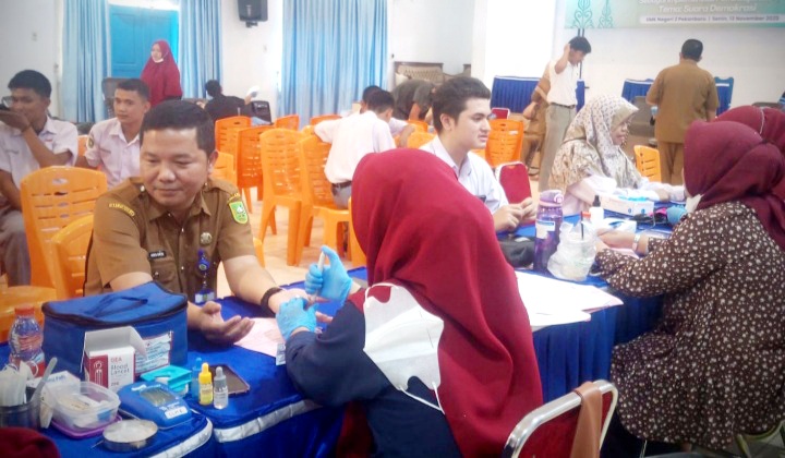 ILUNI UNP Riau Gaet SMKN 2 Pekanbaru Taja Aksi Donor Darah, Arden: Target 100 Kantong Darah
