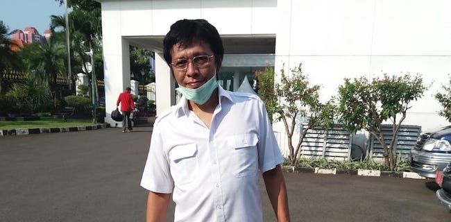 Adian Napitupulu Lebih Terhormat Jika Dilaporkan Ke MKD Oleh Erick Thohir