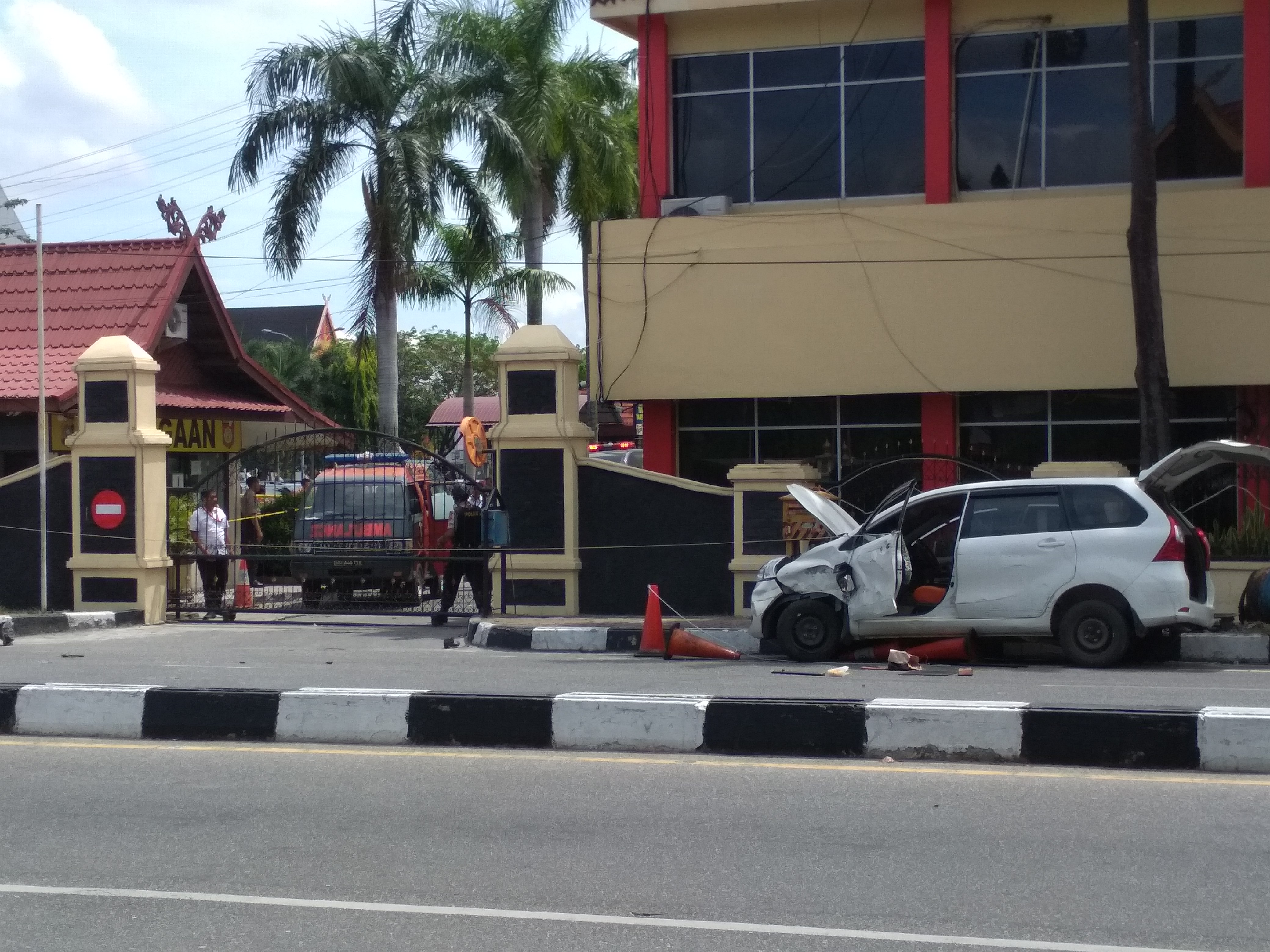 Hingga Malam, 7 Orang Pelaku Berhasil Diamankan Pasca Serangan Terduga Teroris di Polda Riau