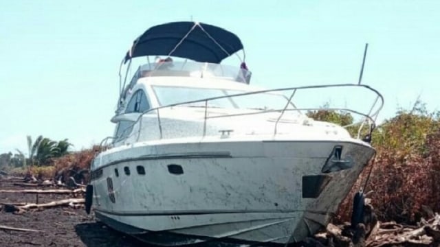 Kapal Pesiar Berisi 5 WNA Asal Thailand dan Inggris Terdampar di Bengkalis