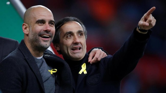 Guardiola Diminta Berhenti Pakai Pita Kuning