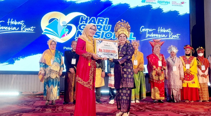 Menuju Nasional, Kepala SMAN 1 Kateman Raih Juara 1 Apresiasi  GTK Kepala Sekolah SMA Dedikatif 2025.