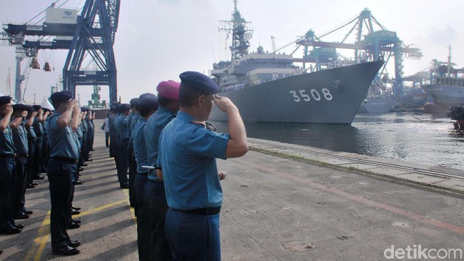2 Kapal Latihan Jarak Jauh AL Jepang Singgah di Jakarta