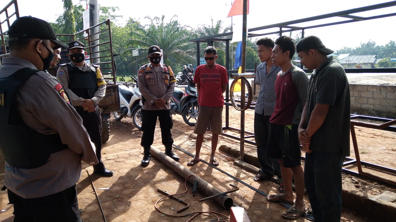 Melalui Patroli, Polsek Pangkalan Lesung Sampaikan Maklumat Kapolda Riau Tentang Karhutla