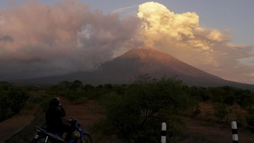 Gunung Agung Dua Kali Erupsi, Hujan Abu Vulkanik 3.000 Meter