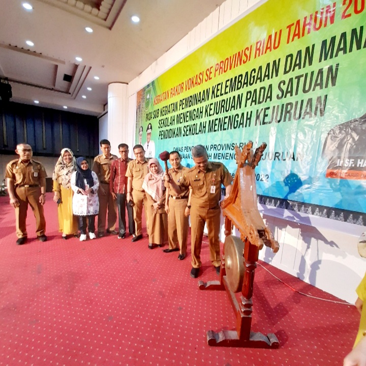 Rakor Kepala SMK, Iduka dan Pengawas, Plt Kadisdik Riau Sebut 10 SMK Jadi BLUD