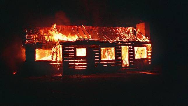 Hubungan Cinta Diputus Sepihak, Kamar Kos Pacar Dibakar