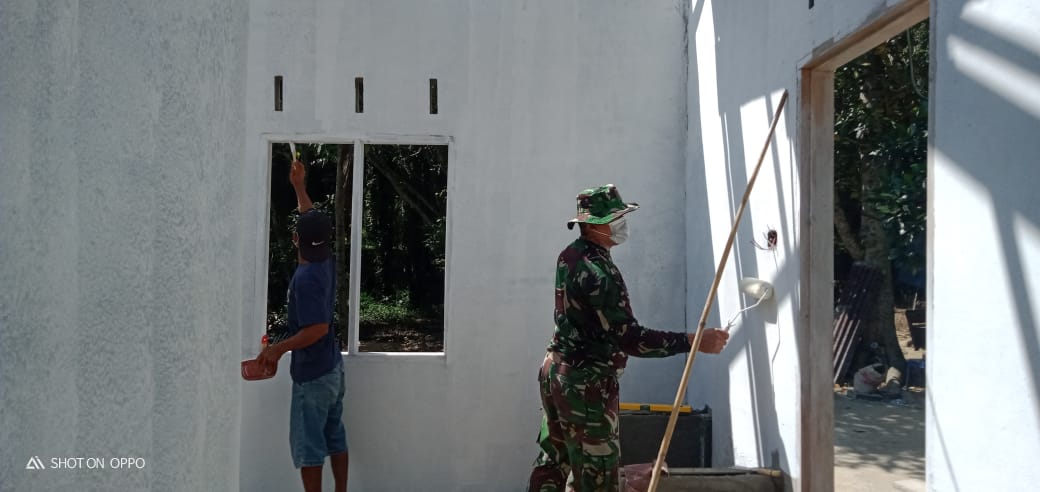 Pembangunan RLH Ibu Siti Halimah Tahap Pemplasteran Dinding