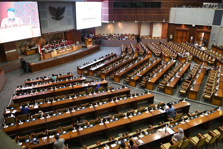 Pengesahan Revisi UU KPK Jalan Terus meski Hanya Disaksikan 102 Anggota DPR