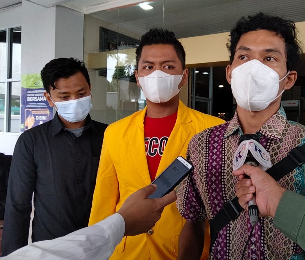 Tak Hanya Mahasiswa UNRI, Oknum Politisi IA Diburu Juga Oleh Mahasiswa Unilak Riau 