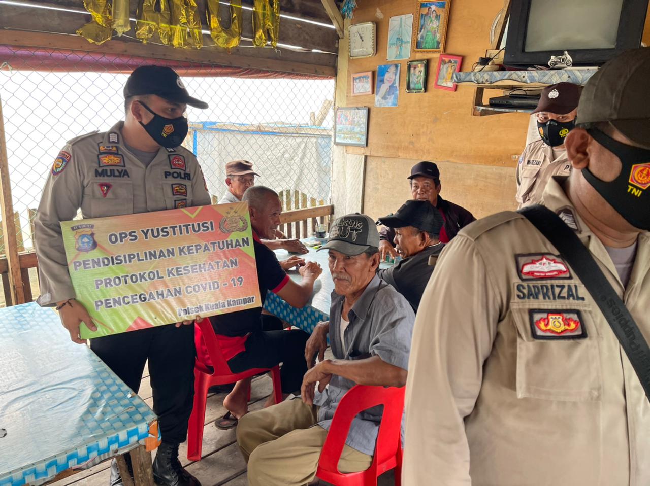 Polsek Kuala Kampar Gelar Razia Masker, Masyarakat di Warung-warung Jadi Sasaran