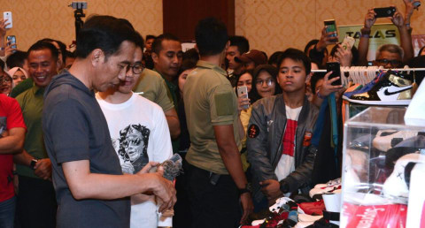 Sandi: Sebenarnya, Pak Jokowi Milenial Banget