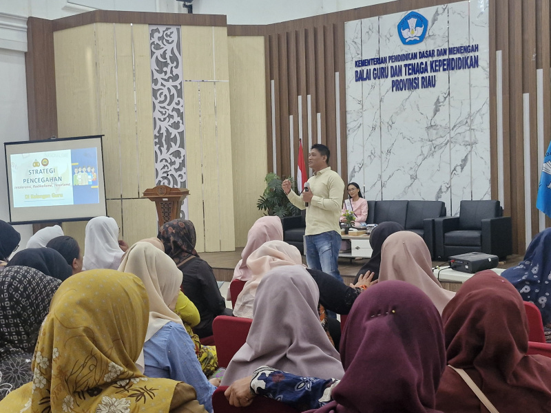 Satgaswil Densus 88 Riau dan BGTK Gelar Sosialisasi Literasi Digital untuk Cegah Intoleransi dan Radikalisme pada Anak