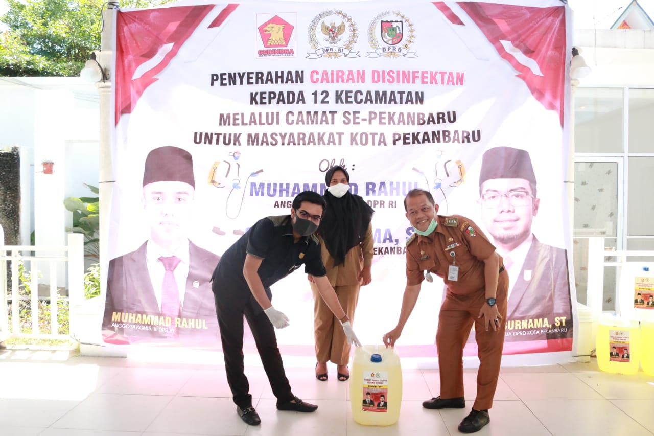 Ginda Salurkan Bantuan Disinfektan Anggota DPR- RI Rahul Untuk Seluruh Kecamatan Pekanbaru