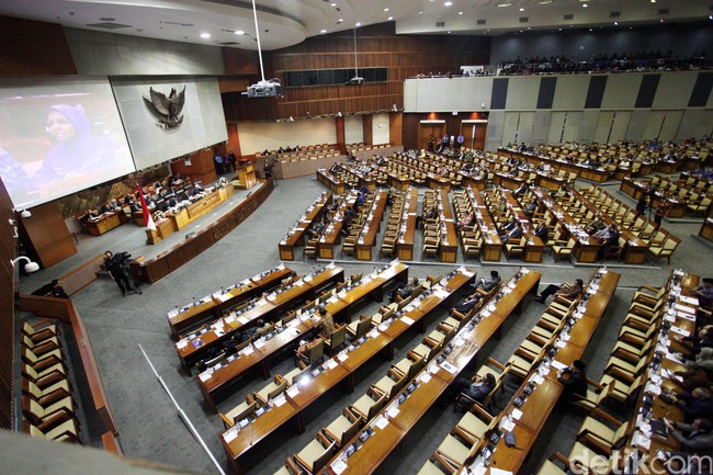 Polemik UU MD3, DPR Makin Digdaya, Jokowi Tak Kuasa