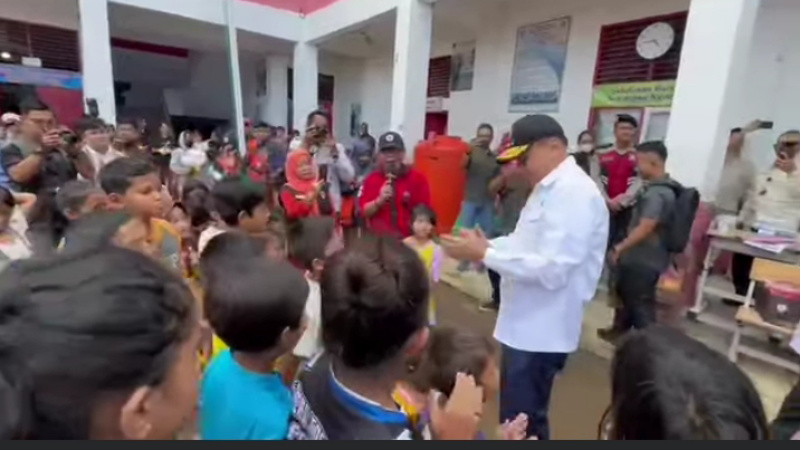 Menko Polkam Dialog Langsung dengan Warga dan Tegaskan Komitmen Pemerintah Dalam Penanganan Bencana Sumbar