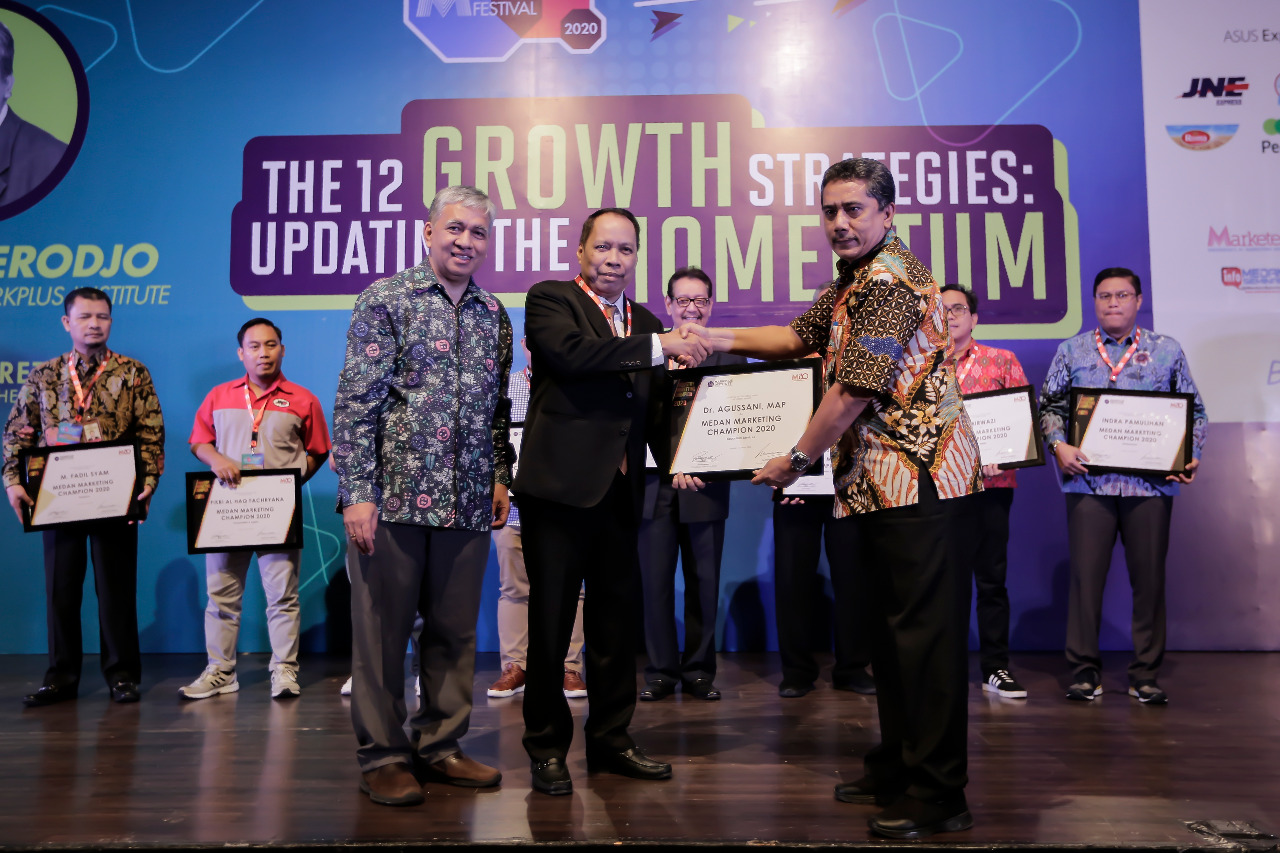 Rektor UMSU Raih Industry Marketing Champion 2020 Kota Medan