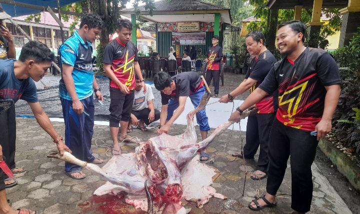 SMAN 4 Pekanbaru Potong 4 Hewan Kurban di Hari Raya Idul Adha 1446 H