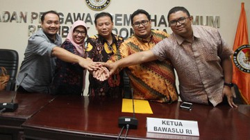 Putusan Bawaslu: Tim Jokowi Langgar Aturan Iklan Galang Dana