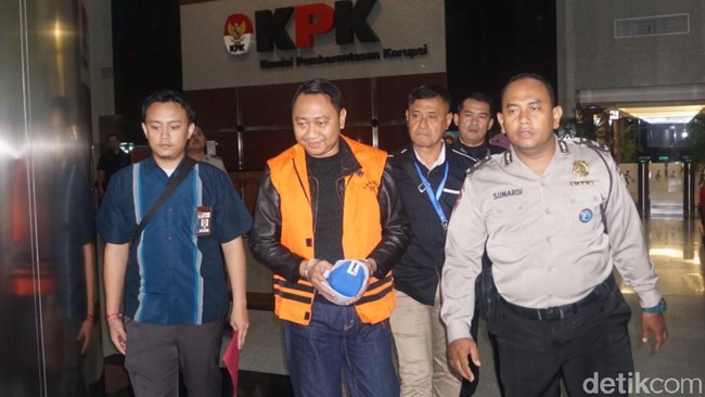 KPK Tahan Bupati Lampung Utara Tersangka Suap