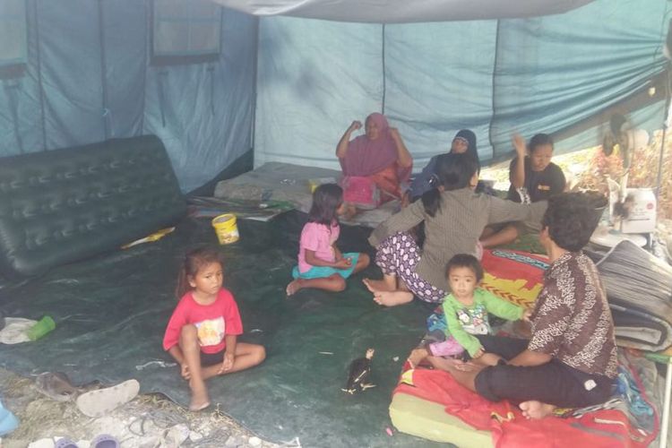 Jauh dari Posko, Sebagian Pengungsi Banjir Pekanbaru Tak Dapat Bantuan
