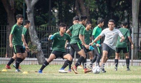 Bima Sakti Berharap Timnas U-16 tak Gugup Main di SUGBK