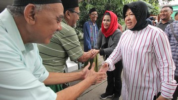 Bingungnya Wali Kota Risma Cari Uang untuk THR PNS Surabaya