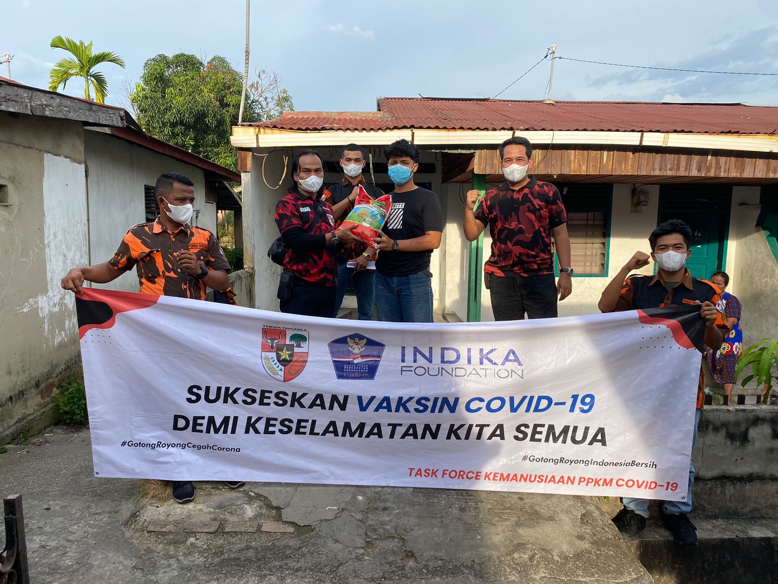 Bantu Masyarakat Terdampak Covid 19, Pemuda Pancasila Kecamatan Sail Salurkan Sembako