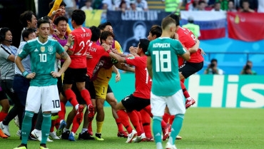 Kasus Mesut Oezil Membuka Aib Sepakbola Jerman
