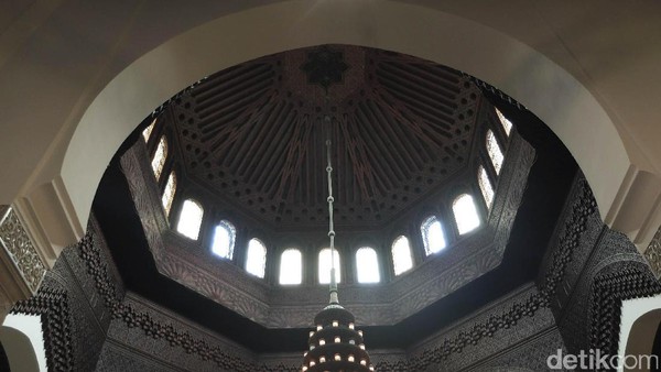 Jelang Idul Adha, Masjid di Prancis Dicoret-coret Orang Tak Dikenal