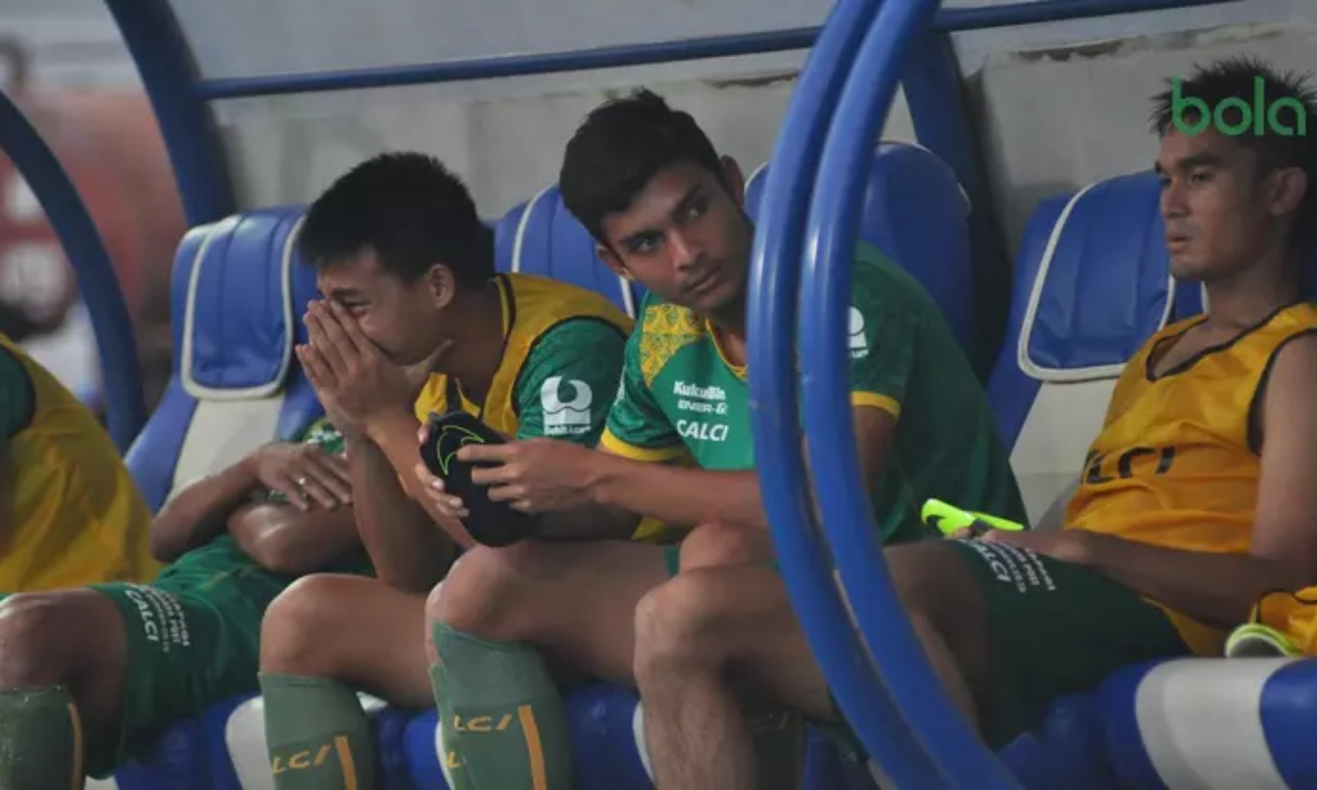 Degradasi, Pemain Sriwijaya FC Menangis di Kanjuruhan