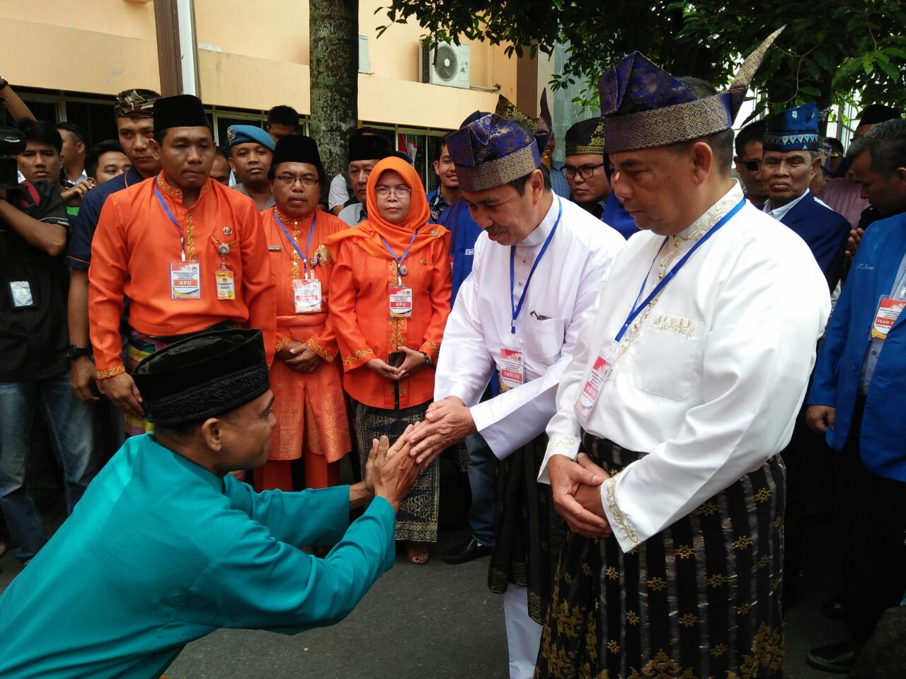 Syamsuar Edi Natar Nasution Mendaftar ke KPU Riau