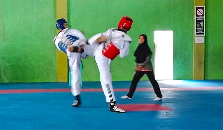 Ukur Kemampuan, Atlet Taekwondo PPLP Riau Uji Tanding dengan Atlet Sumbar dan Kepri